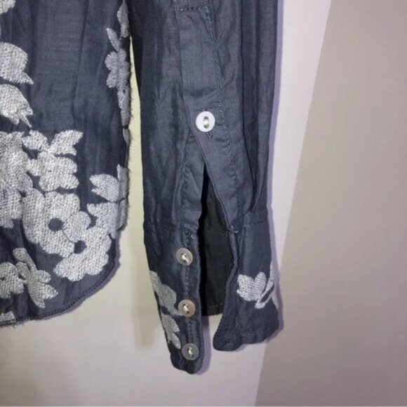 Curvo Blouse Shirt Top XS Blue Embroidered Long Sleeve Collar Breathable - Picture 12 of 12